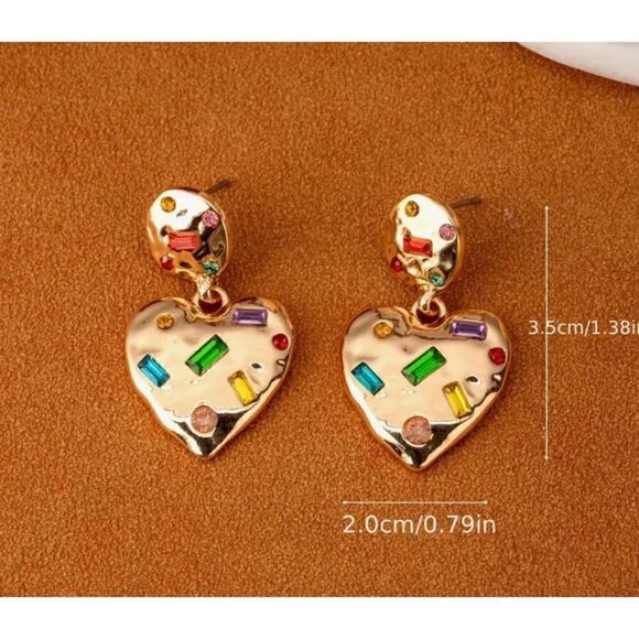 ♥️ Betsey Johnson sparkling crystal embellished heart dangle earrings ♥️ - Picture 3 of 7